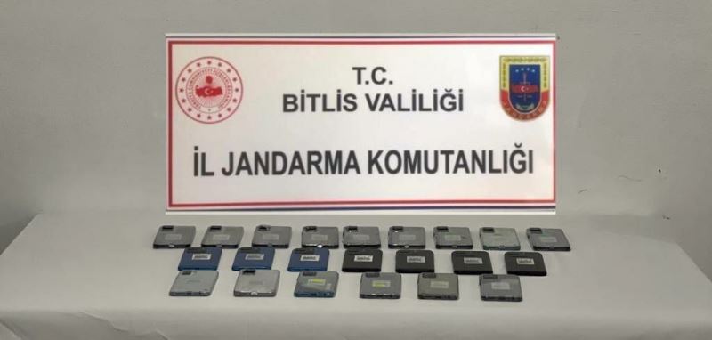 Bitlis’te 22 adet kaçak cep telefonu ele geçirildi
