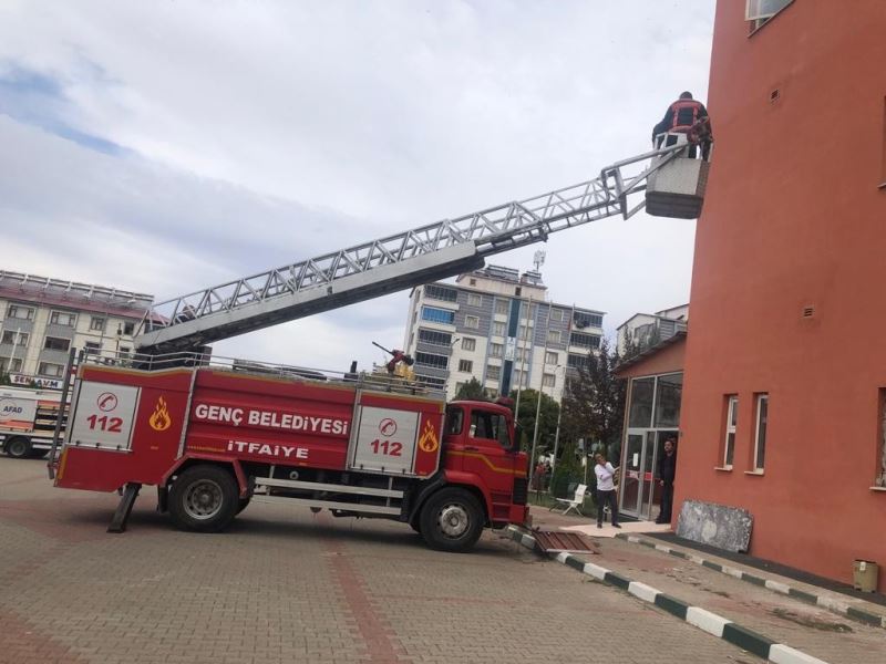 Hastane personeli deprem tatbikatına katıldı
