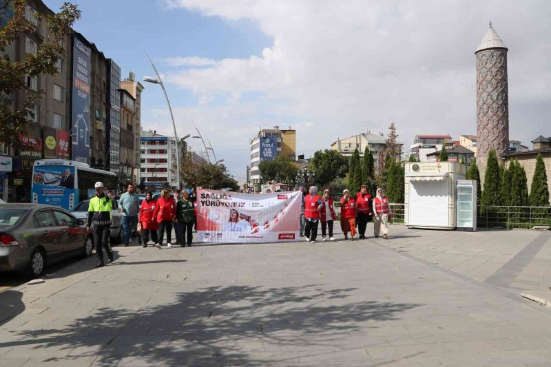 Kızılay kadınları yürüyüş etkinliğinde buluştu
