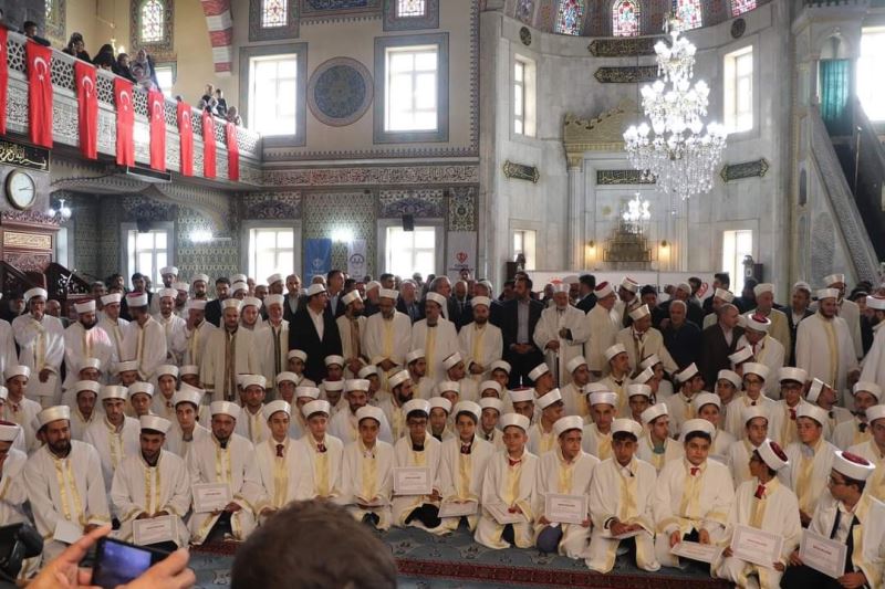 İzzetpaşa Camii’nde hafızlık icazet merasimi yapıldı
