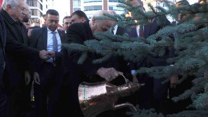 MHP Lideri Devlet Bahçeli, adının verildiği hatıra ormanına fidan dikti
