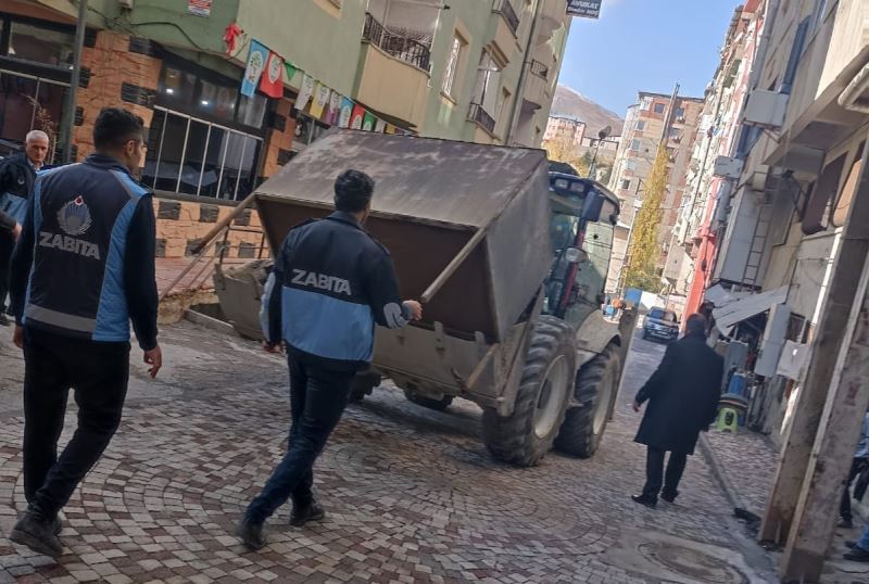 Hakkari’de kentin görünümünü bozan barakalar kaldırıldı
