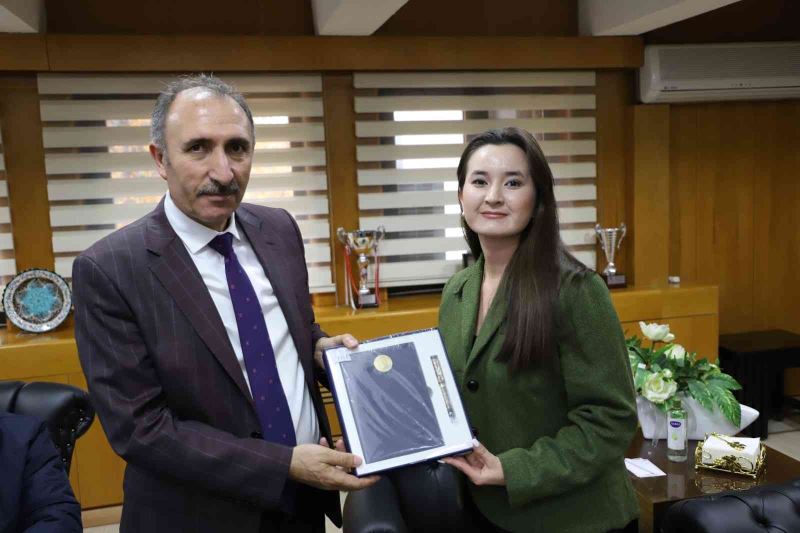 FÜ ile Kazakistan Abay Devlet Pedagoji Üniversitesi arasında protokol
