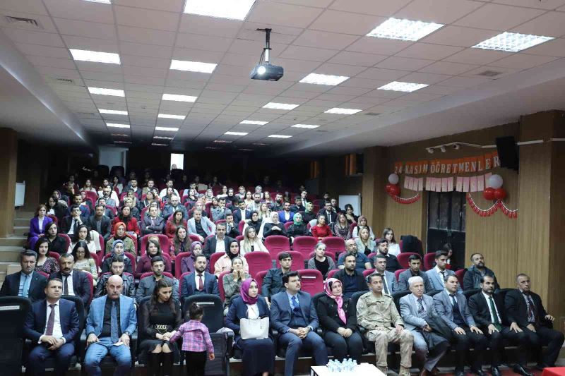 Irak’ın sıfır noktasında öğretmen adayları için yemin töreni düzenlendi

