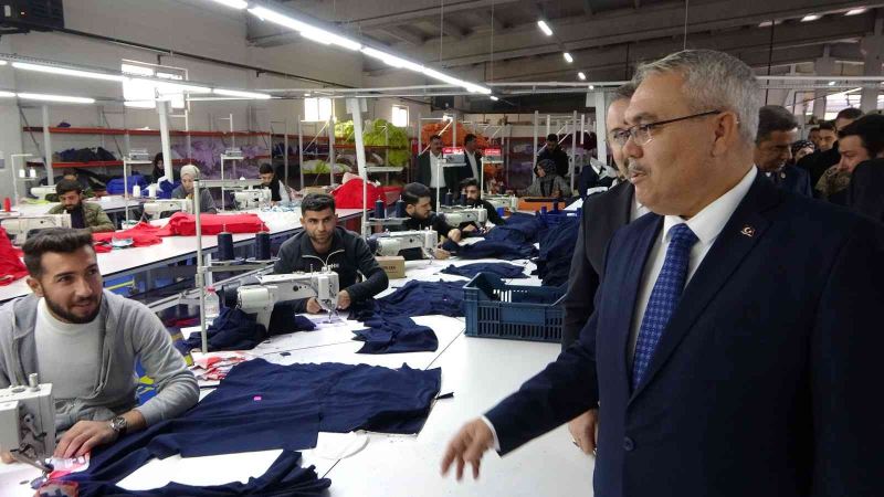 Bakan Soylu’nun girişimiyle kurulan fabrikalar gençlerin geleceğe umutla bakmasını sağlıyor
