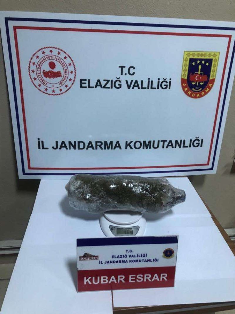 Elazığ’da pet şişe içerisine zulalanmış  esrar ele geçirildi
