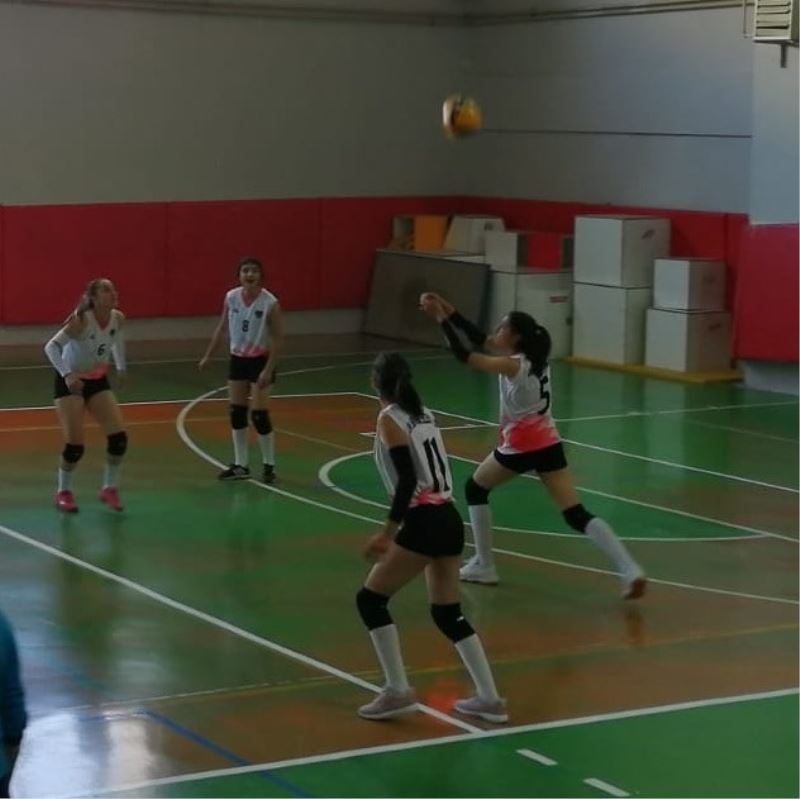 Van Büyükşehir kadın voleybol takımı haftayı 3 puanla kapattı
