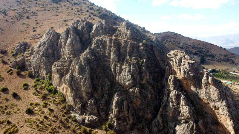 Game of Thrones sahnesi değil, Erzincan’daki Kalecik Kalesi
