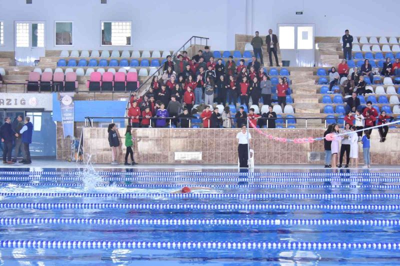 Elazığ’da yüzme yarışmaları sona erdi
