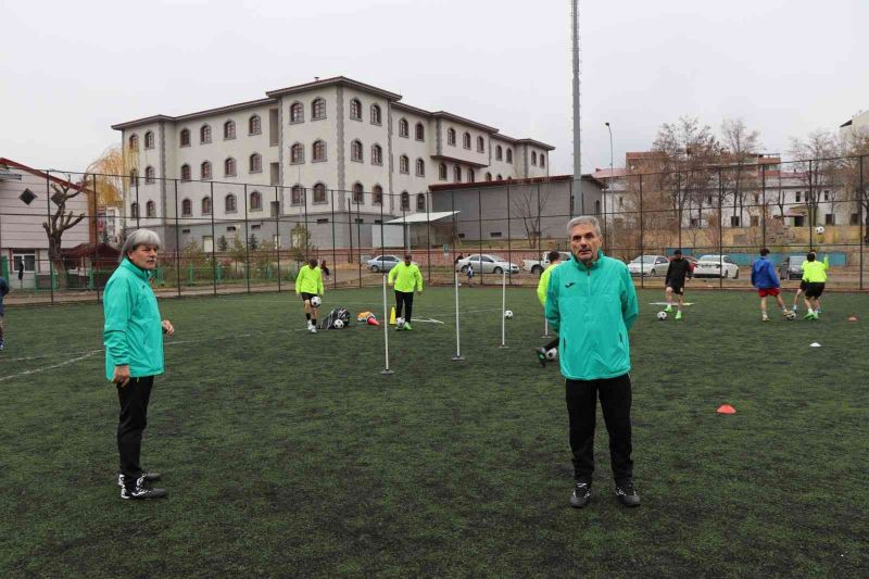 25 Mart Oltuspor’a Çelik hoca
