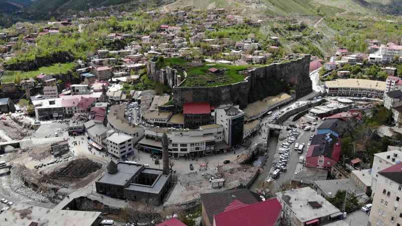 Dere üstü açıldı tarihi köprüler ortaya çıktı
