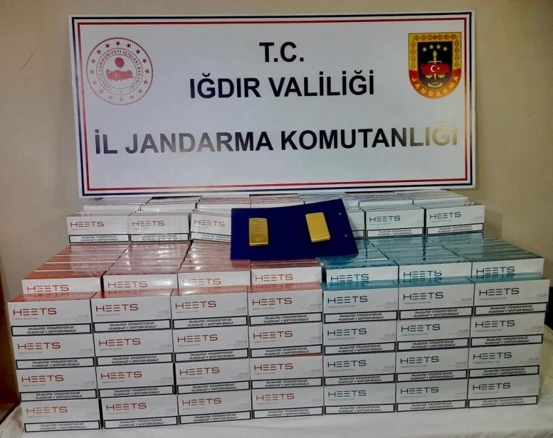 Iğdır’da yapılan operasyonda kaçak 4 bin elektronik sigara kartuşu, 2 adet külçe altın ele geçirildi
