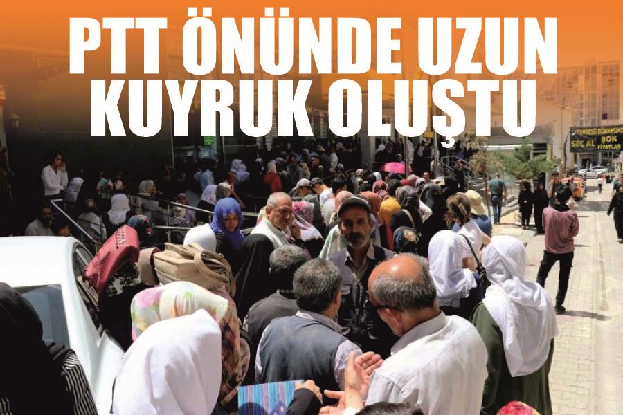 PTT önünde uzun kuyruk oluştu