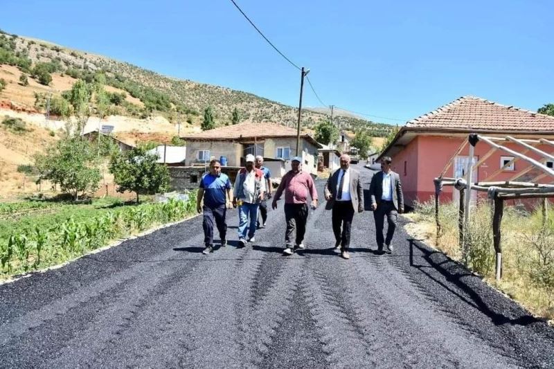 Zelyurt, asfalt çalışmalarını yerinde inceledi
