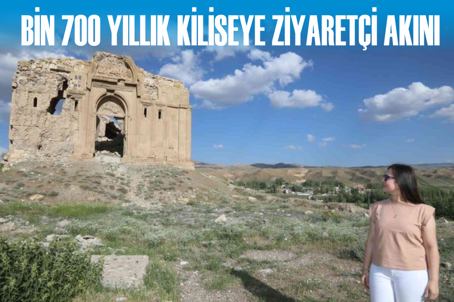 Bin 700 yıllık kiliseye ziyaretçi akını