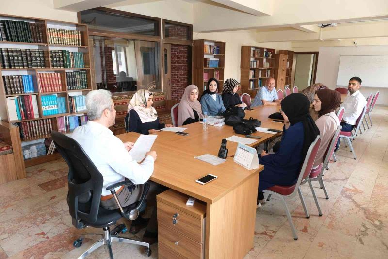 Stajyer İlahiyat öğrencileriyle tanışma toplantısı düzenlendi
