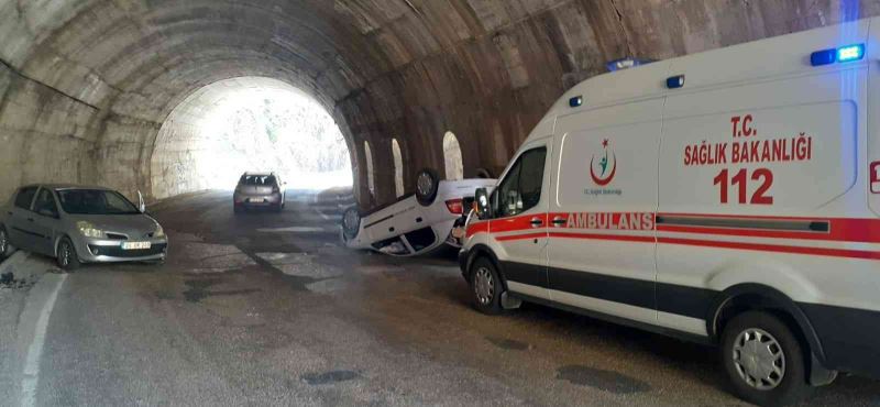 Tunceli’de iki otomobil tünelde çarpıştı: 4 yaralı
