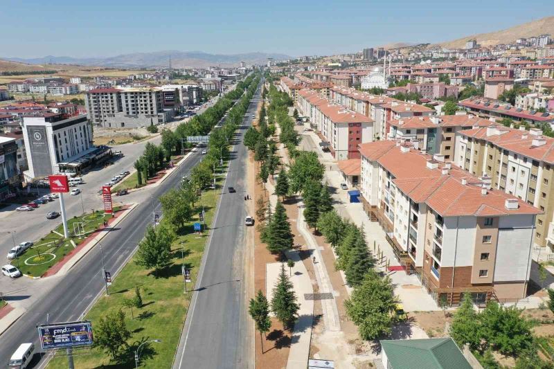 Elazığ’da 7 bin 200 metrelik bisiklet yolunun yapımı sürüyor
