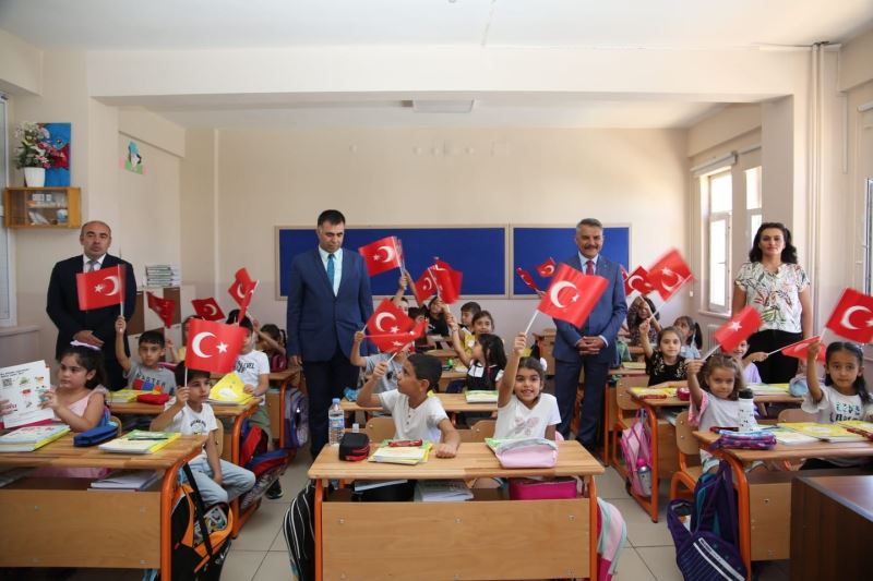 Tunceli’de 10 bin 759 öğrenci ders başı yaptı
