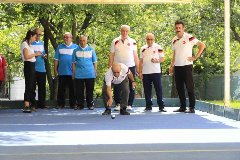 60 yaş ve üstü yetişkin gençler bocce şampiyonası
