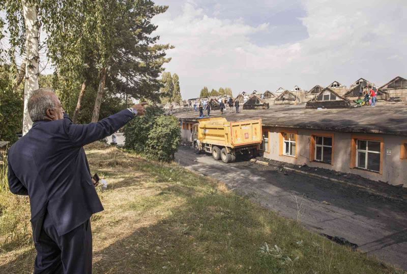 Rektör Çomaklı, merkezi yemekhanede incelemelerde bulundu
