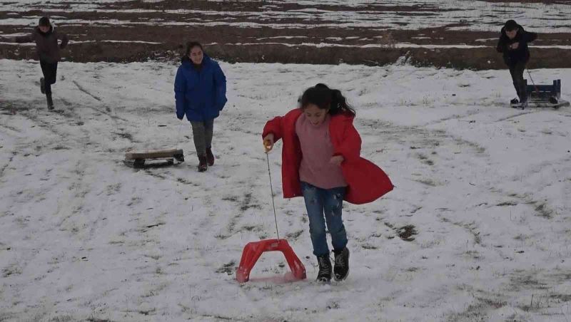 Karın keyfini çocuklar çıkardı
