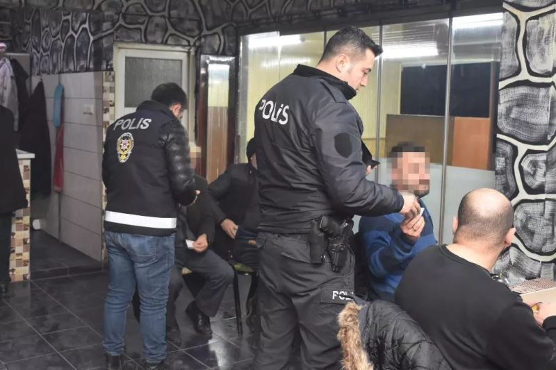 Erzincan’da yapılan kumar uygulamasında 11 kişiye 6 bin 787 TL para cezası kesildi
