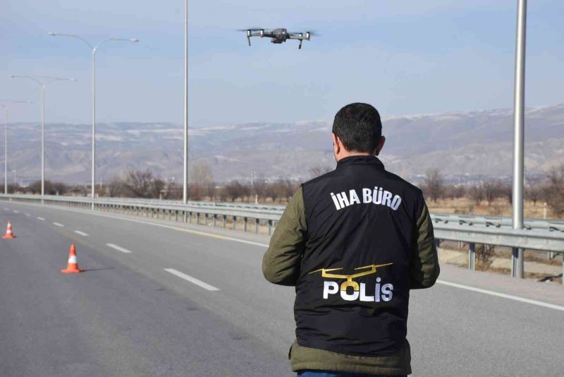 Erzincan’da drone destekli trafik denetimi
