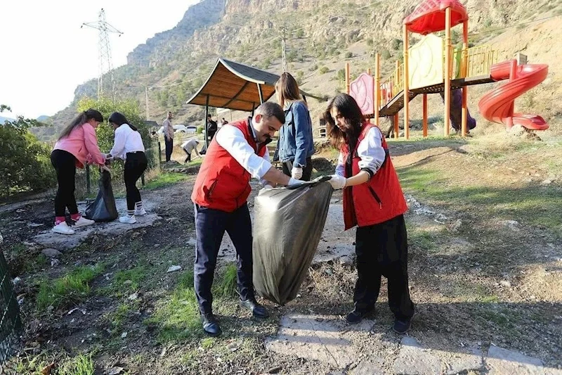 Çukurca’da çevre temizliği
