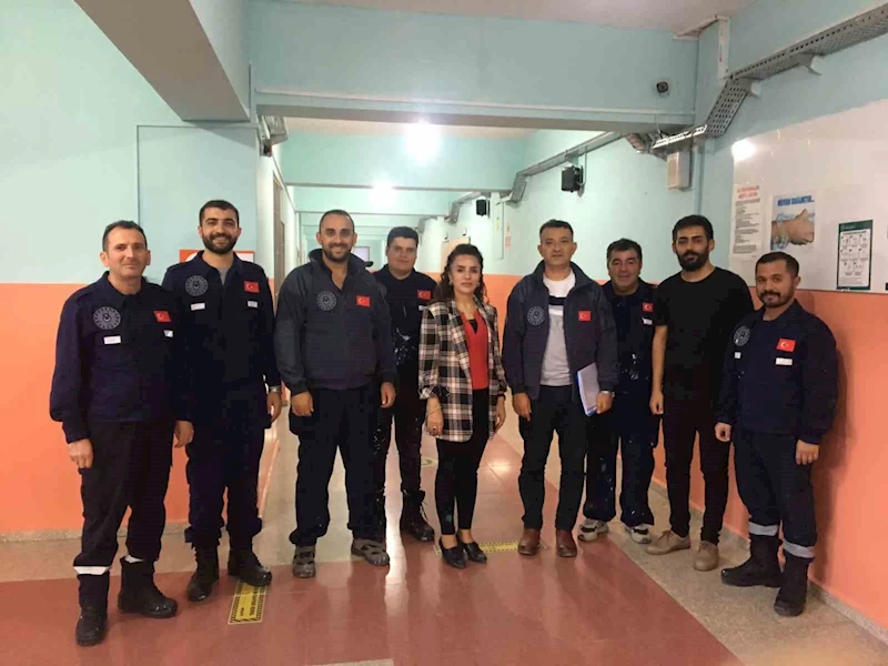 MSB personelleri Hakkari’deki kurum binalarının bakım onarımını yapıyor
