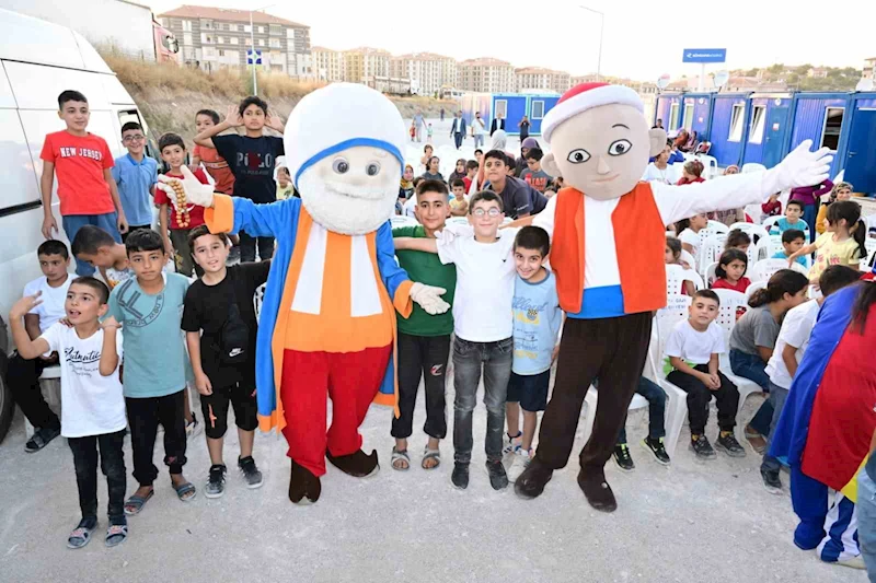 Güder depremzede çocukların eğlencesine ortak oldu
