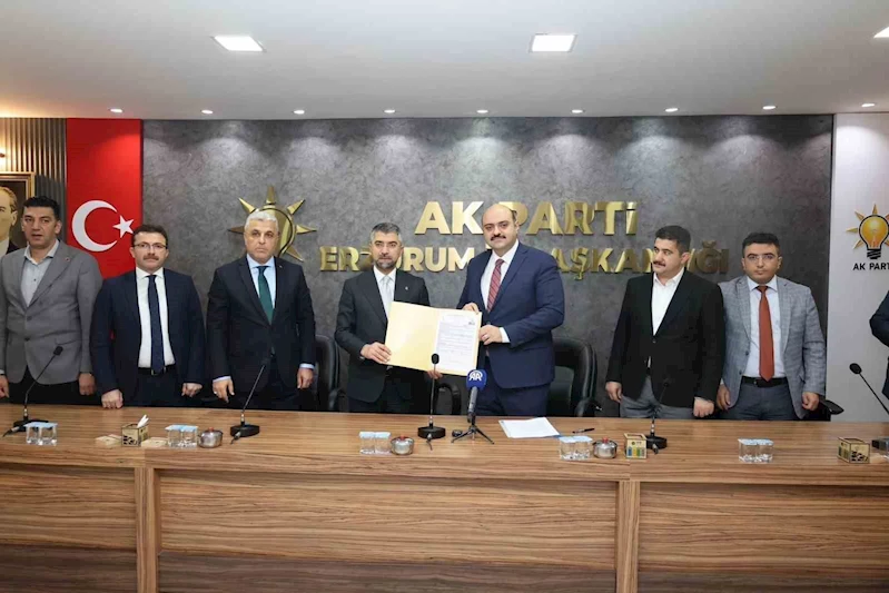 Başkan Orhan, Büyükşehir Belediye Başkanlığı için aday adayı oldu
