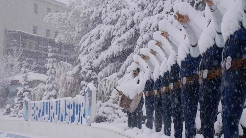 Erzurum’da kar yağışı hayatı olumsuz etkiliyor

