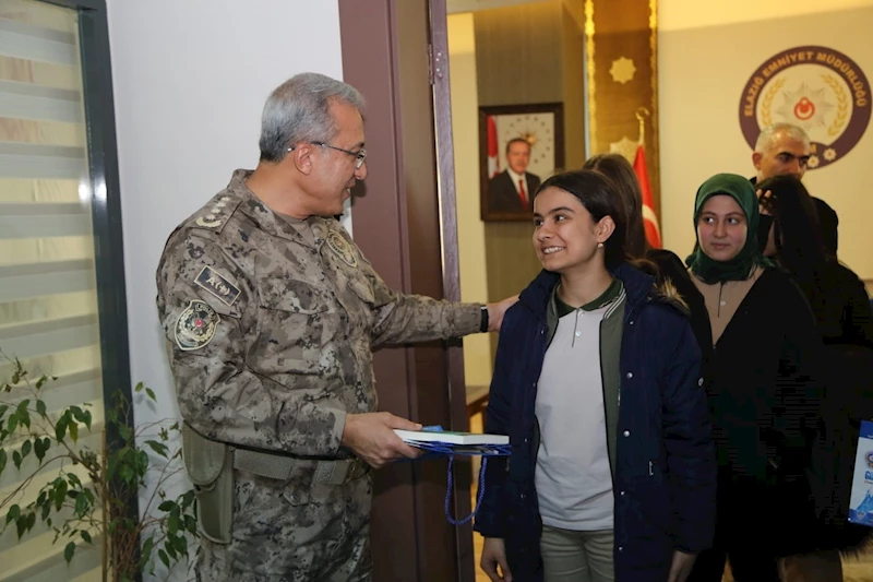 Elazığ Emniyet Müdürü Karayel, öğrencileri ağırladı
