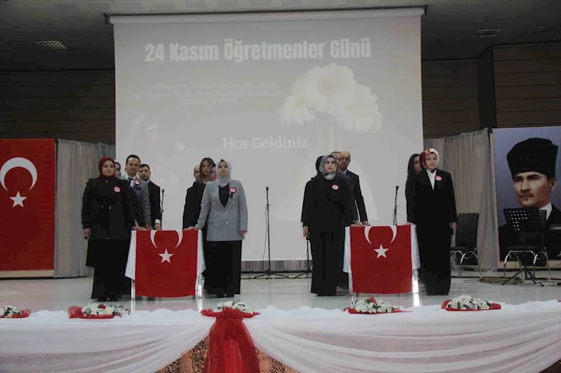 Erzincan’da 24 Kasım Öğretmenler Günü kutlandı
