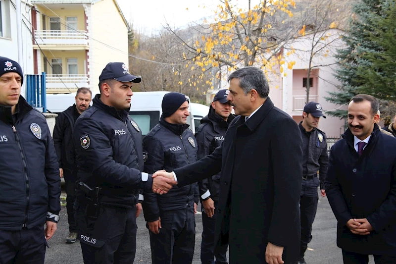 Vali Çiftçi, İlçe Ziyaretleri Kapsamında İspir’de
