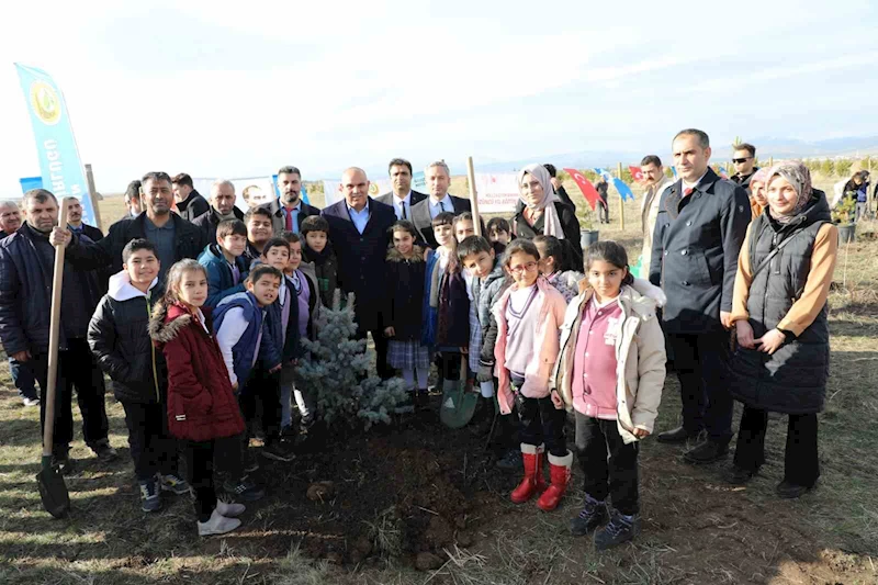 Ağrı’da Öğretmenler Günü’nde fidan dikme etkinliği
