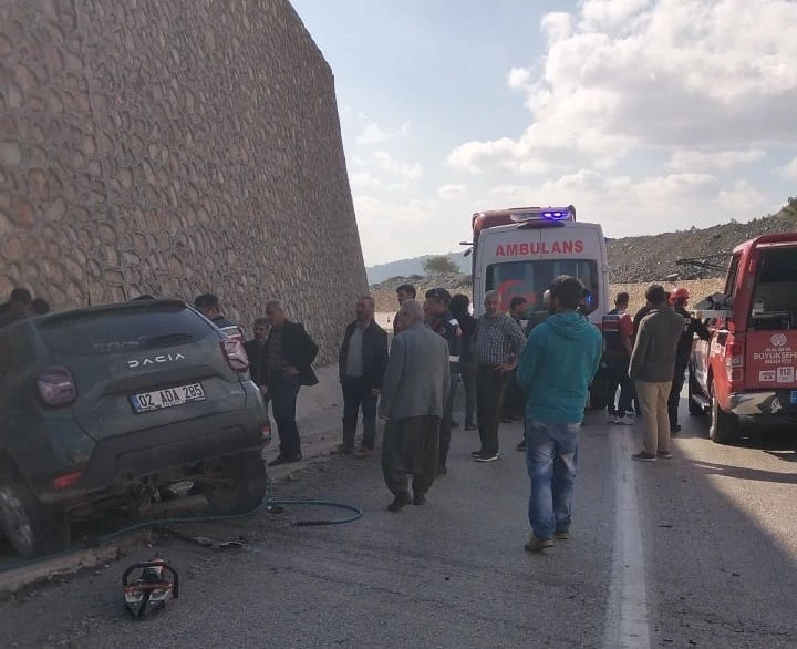 Cip ile tır kafa kafaya çarpıştı: 1 ölü
