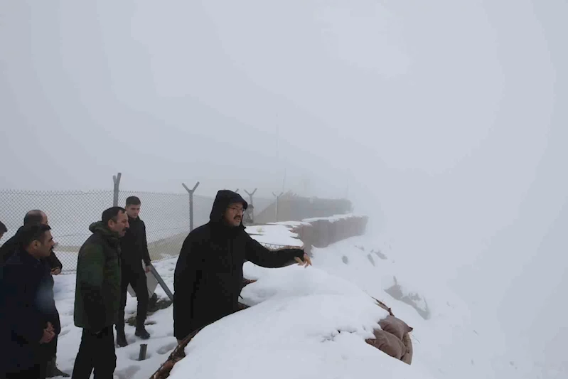 Vali Çelik, askerlerle bir araya geldi
