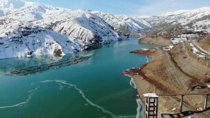 Kuraklık ve yağış azlığının etkisiyle Erzincan Barajı’nın su seviyesi yüzde 26,78’e düştü
