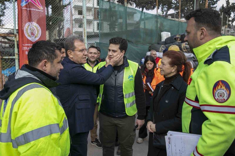 Seçer, Hatay’daki deprem bölgesinde incelemelerde bulundu
