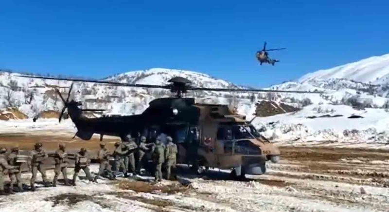 Hava Kuvvetleri deprem bölgelerine yardım malzemesi ulaştırmaya devam ediyor
