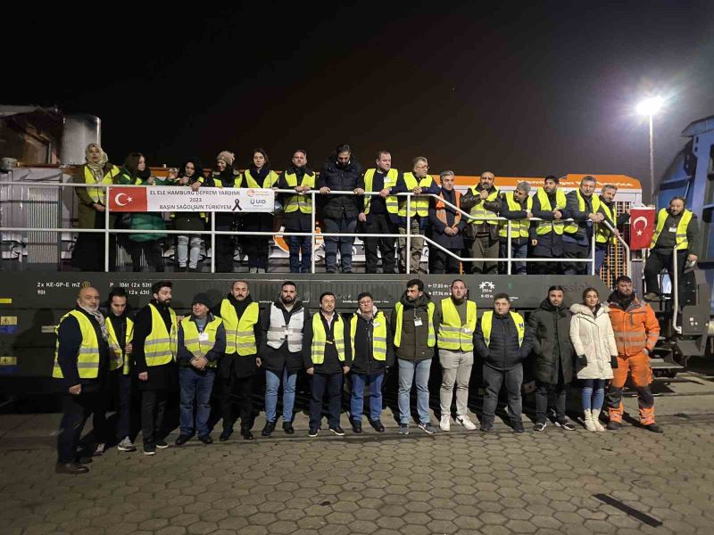 Türkiye’deki depremzedelere yardım için vagon ve tren kiraladı
