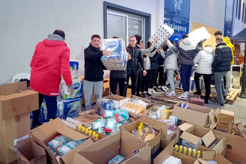 Altınordu’nun U15 takımı depremzedeler için seferber oldu
