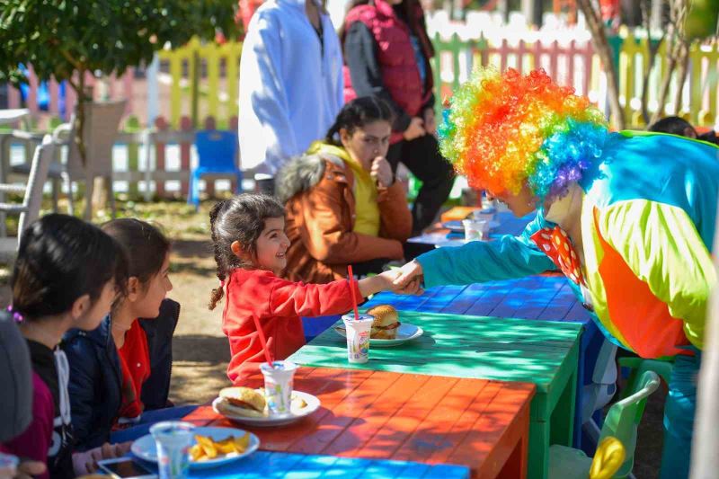 Depremzede çocuklar Teneffüs Park’ta ağırlandı
