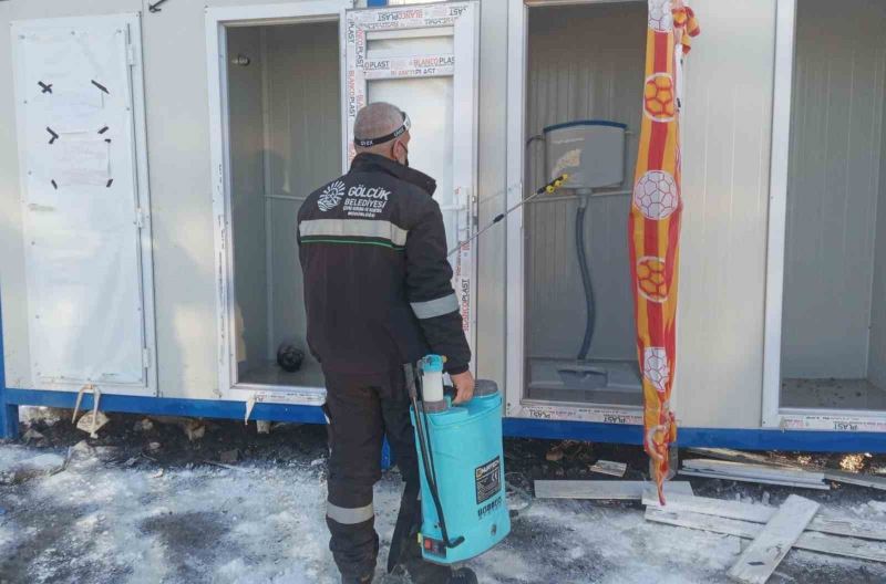 Deprem bölgesinde hastalığın önüne geçmek amacıyla hijyen elden bırakılmıyor
