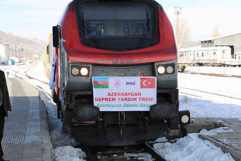 Azerbaycan’dan deprem bölgesine 510 ton yardım
