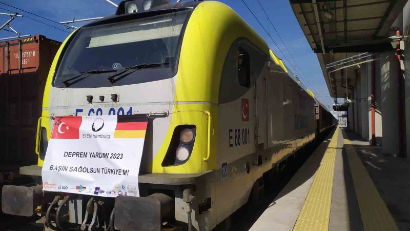 Almanya’dan yola çıkan 400 tonluk malzeme taşıyan yardım treni Halkalı Tren Garı’na geldi
