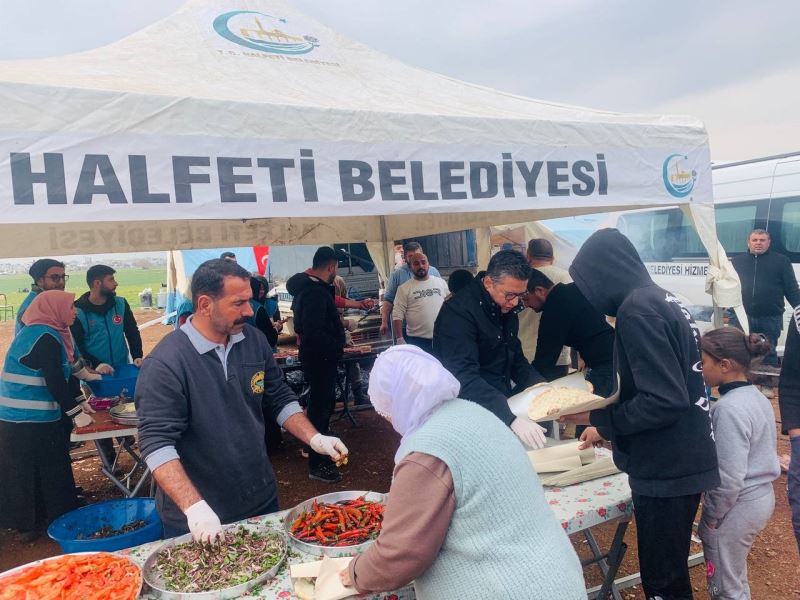 Halfeti Belediyesinden binlerce depremzedeye sıcak yemek
