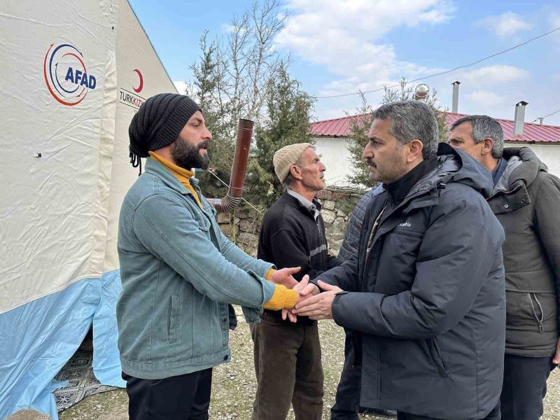 Başkan Eroğlu, depremzede köylülerle bir araya geldi
